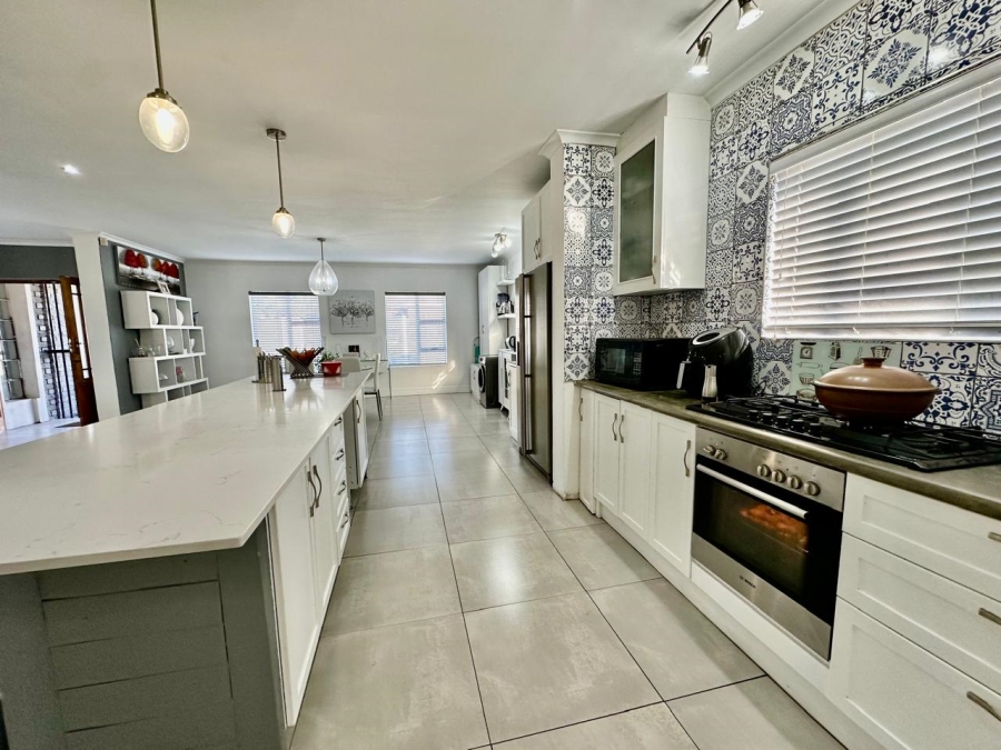 5 Bedroom Property for Sale in Rouxville Western Cape